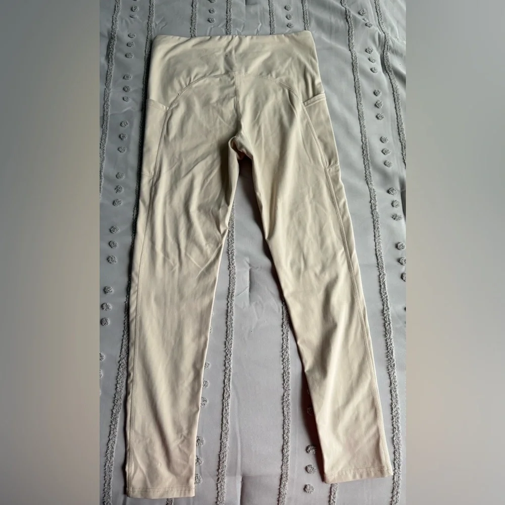 New Mono B High Rise active leggings no seam front and side pocket Sand L